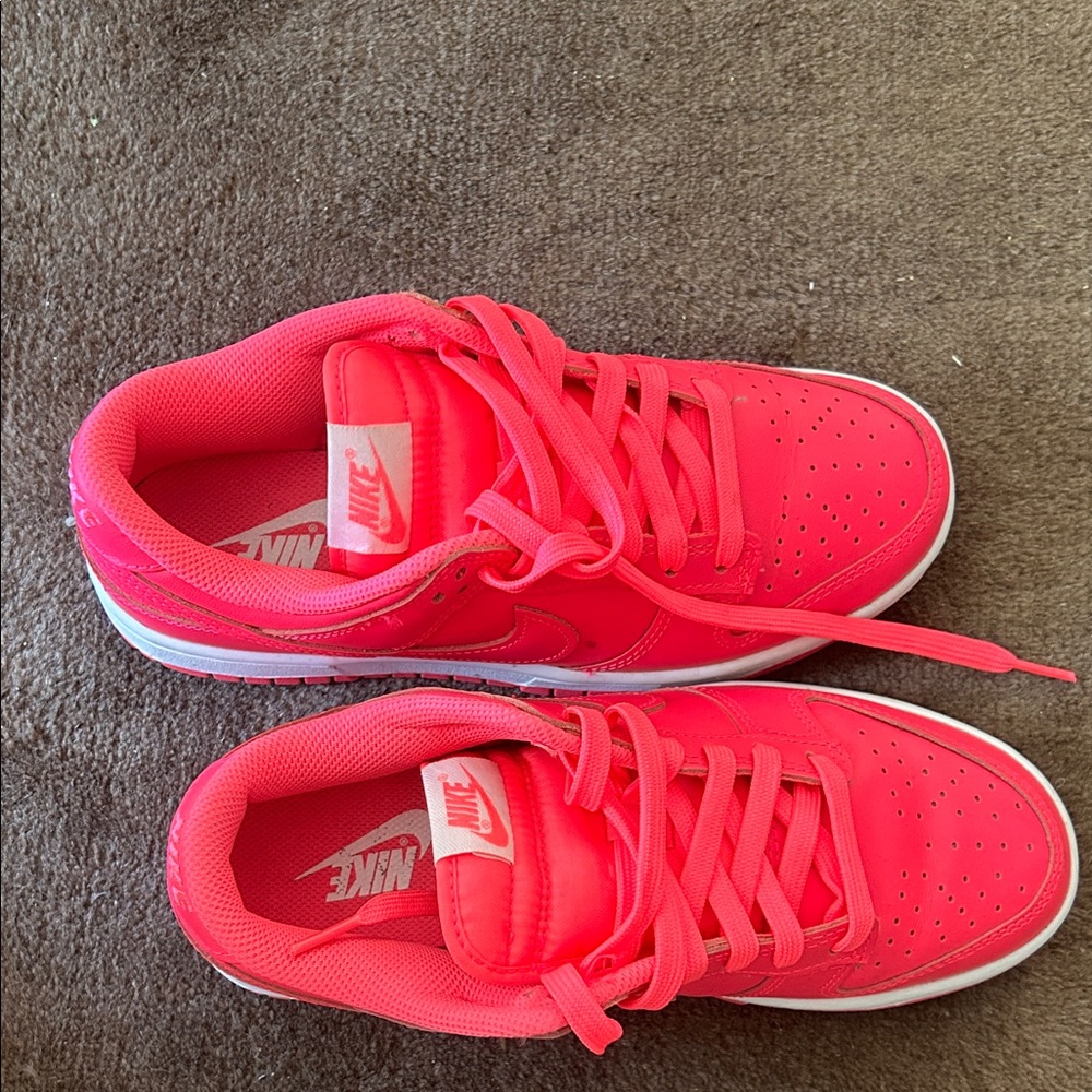 Nike Kids Neon Pink Low-Top Sneakers